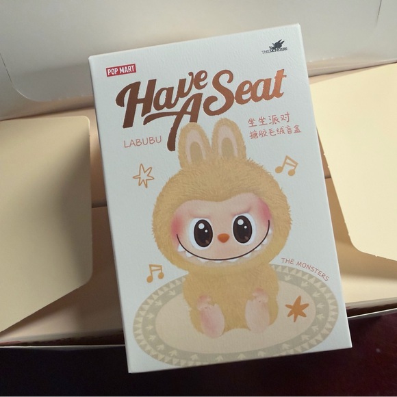 Pop Mart - Labubu- Have a Seat Blind Boxes - Picture 3 of 4